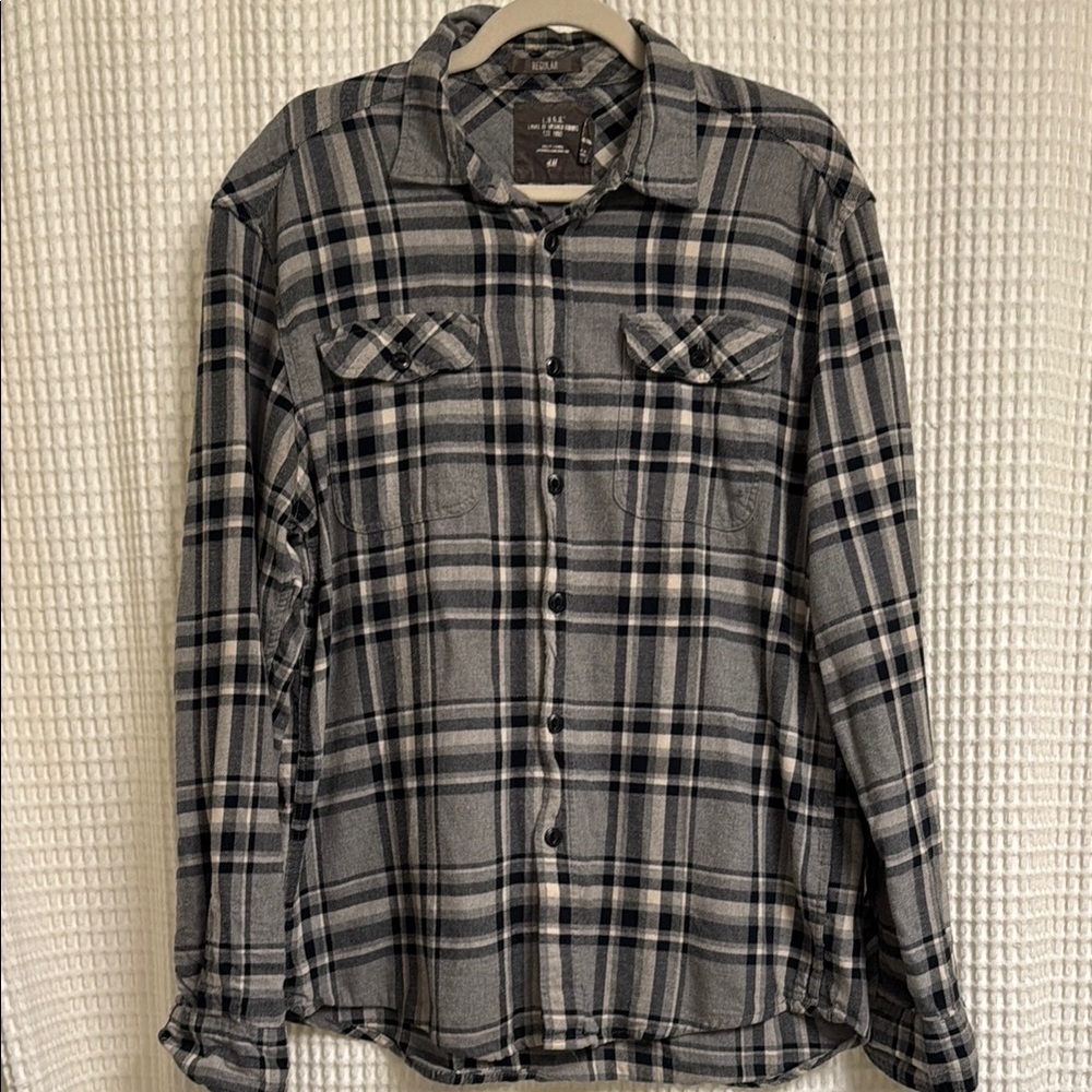 H&M Gray and Black Casual Button Down Shirt